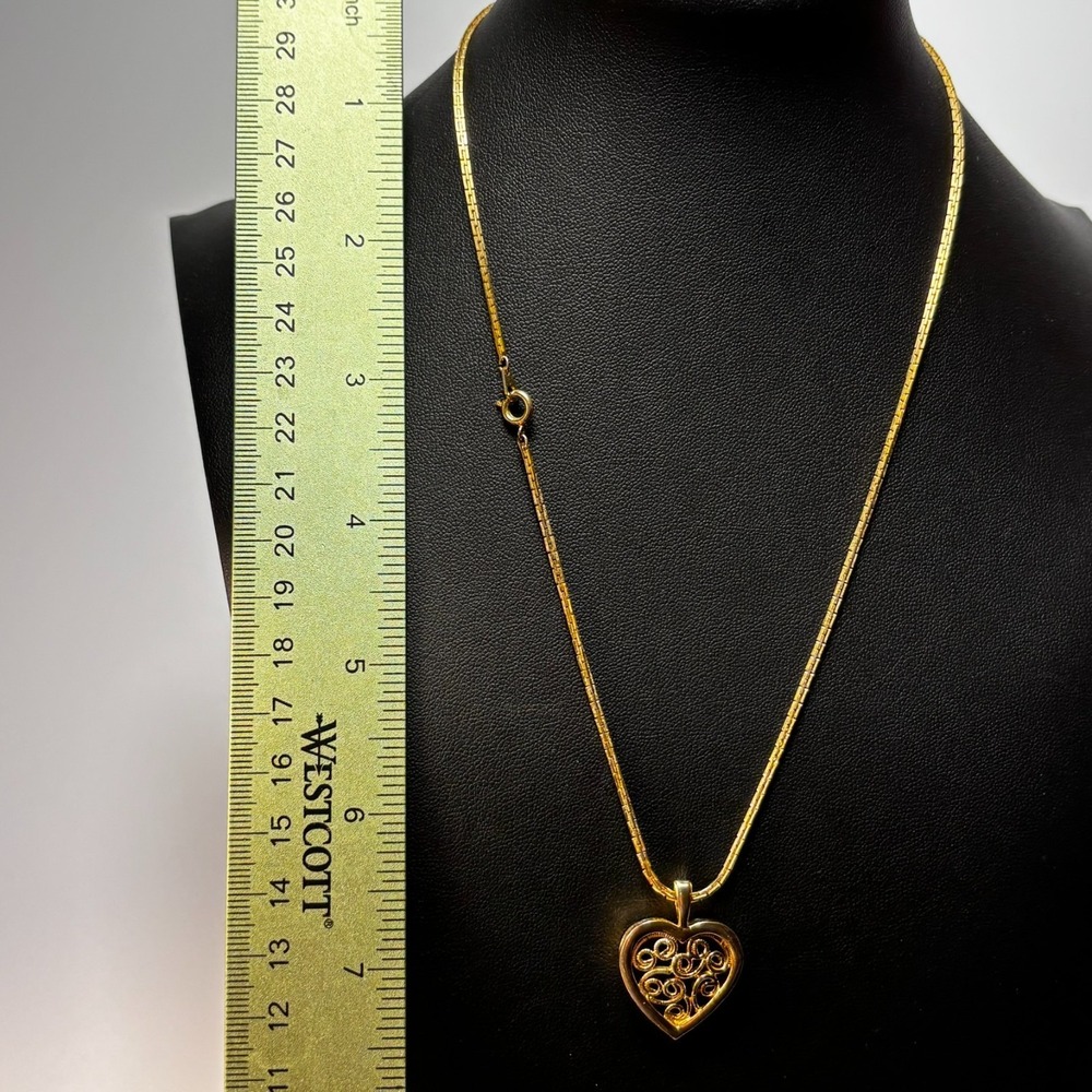 Pendant Necklace Gold Tone Delicate Filigree Heart Pendant - Picture 8 of 8